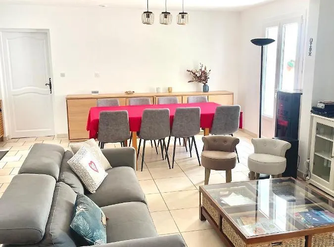 Belle Avec Piscine Et Patio Proche Montpellier Villa *